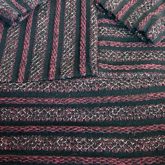 Anthropologie Akemi + Kin black maroon metallic mock neck 3/4 sleeve pullover - Picture 16 of 16